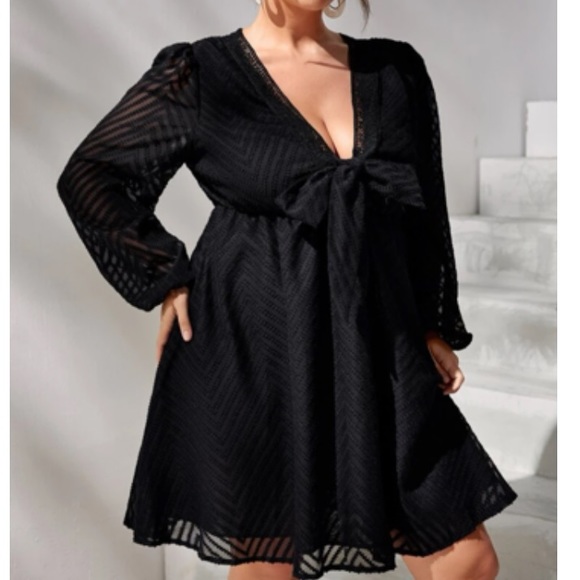 Plus size luxe lace trim knot front lantern sleeve dress - Picture 10 of 16